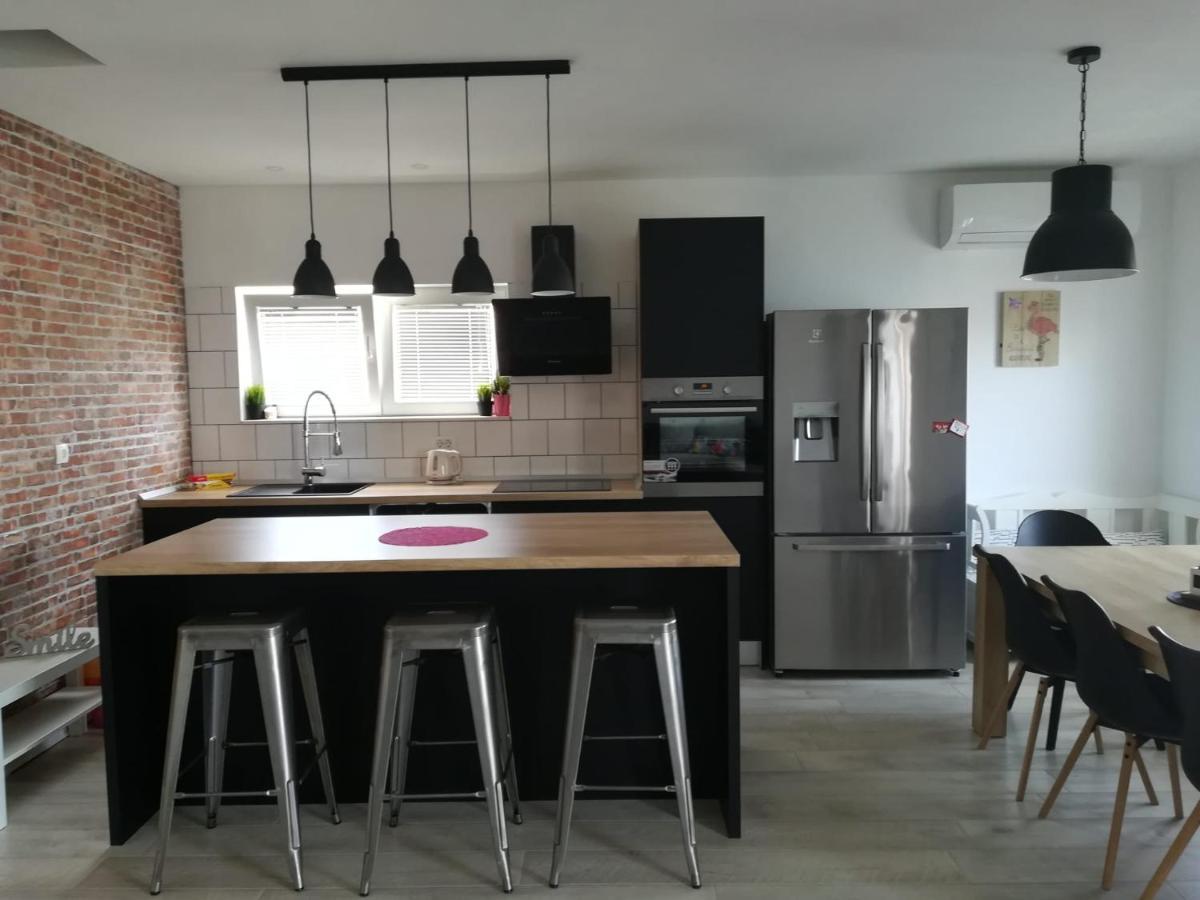 Apartmani Radic Rg Rogoznica  Exterior photo