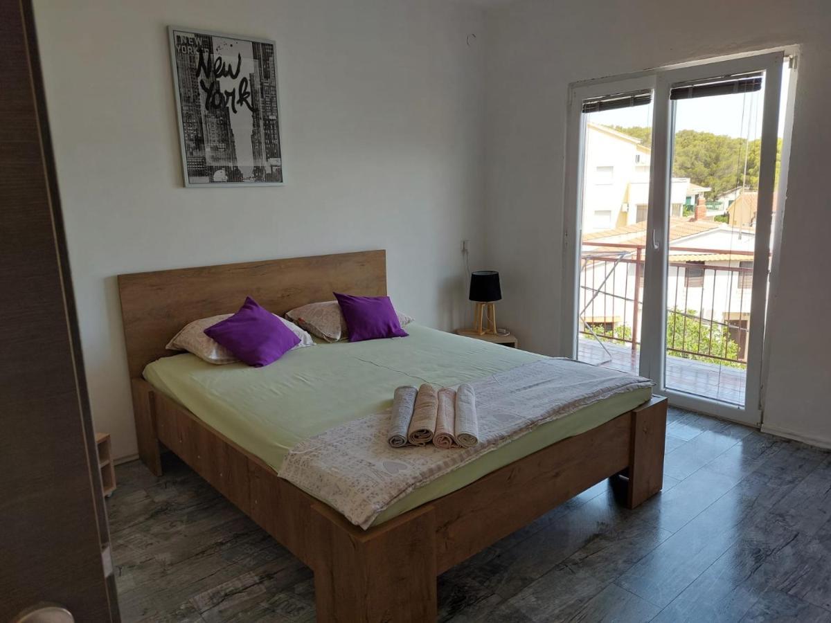 Apartmani Radic Rg Rogoznica  Exterior photo